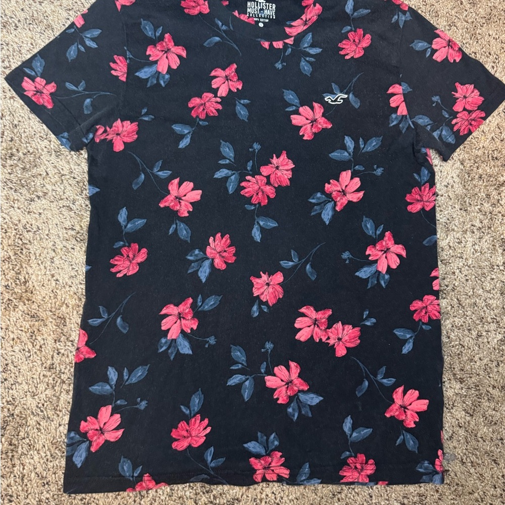Men’s S Hollister Black Tee with Floral Pattern